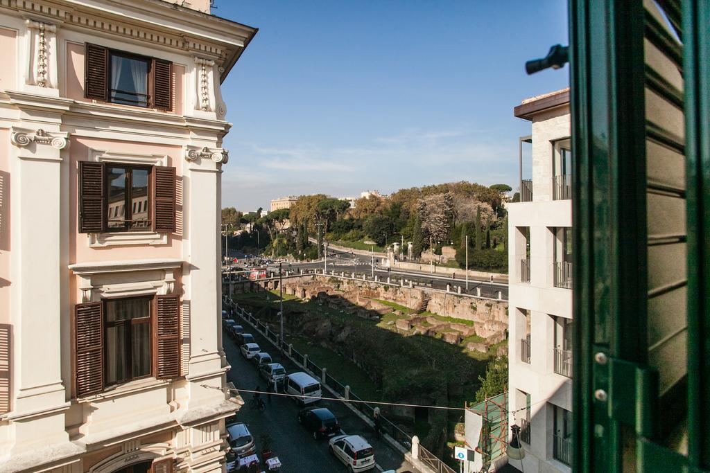 Casa Isabella Al Colosseo - FromhometoRóma Kültér fotó